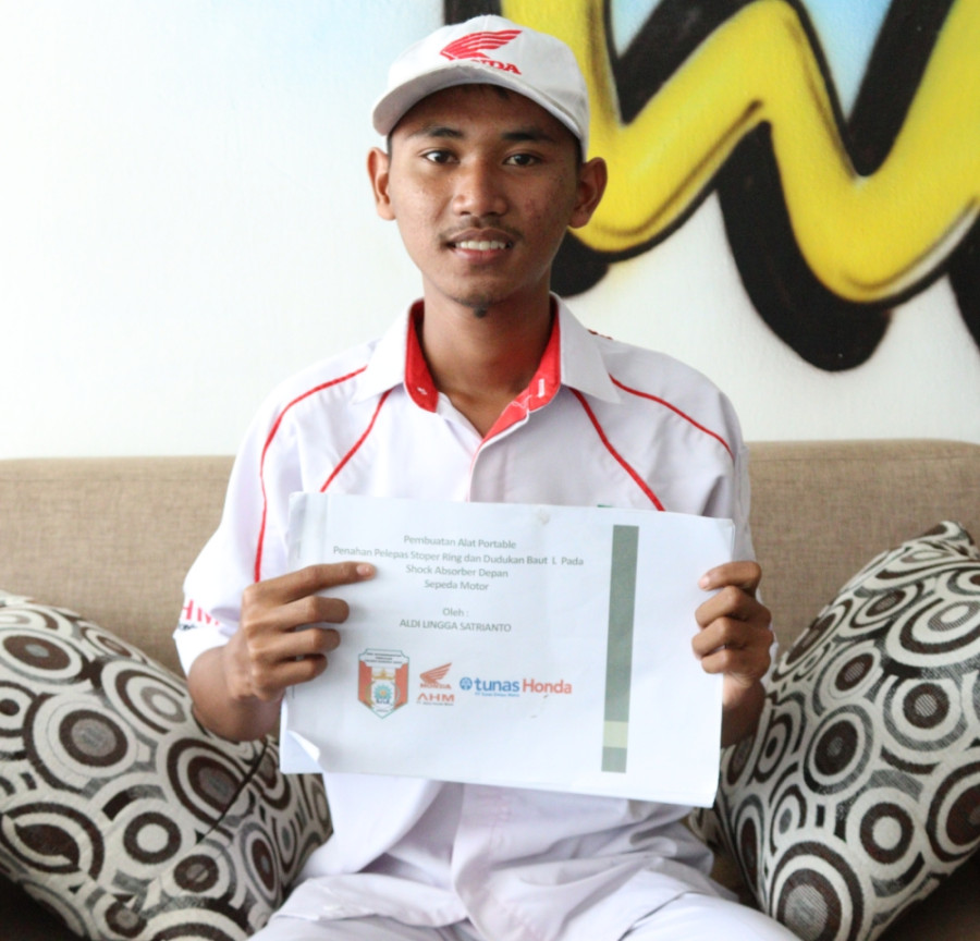 SISWA KREATIF SMK MUHAMMADIYAH TUMIJAJAR MASUK LIMA BESAR KOMPETISI ASTRA HONDA MOTOR BEST STUDENT 2020 REGIONAL LAMPUNG 