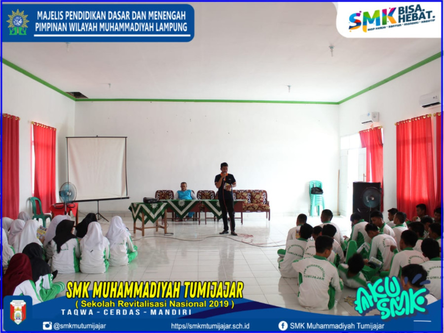 SOSIALISASI PERGURUAN TINGGI DI SMK MUHAMMADIYAH TUMIJAJAR