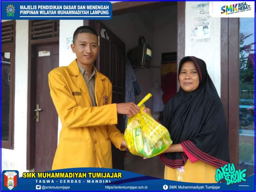 AWALI GERAKAN PEDULI SESAMA, IPM SMK MUTU AJAK SISWA BARU BAGIKAN SEMBAKO KE MASYARAKAT SEKITAR