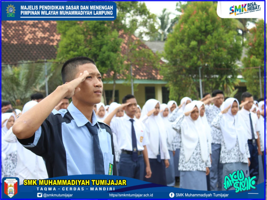 RIUH TEPUK TANGAN DI UPACARA PERDANA, KEPALA SMK MUTU GELORAKAN BRAND SEKOLAH REVITALISASI NASIONAL 2019