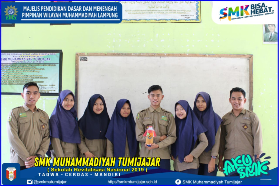 KEMBANGKAN POTENSI WIRAUSAHA KREATIF, GURU SMK MUTU AJAK SISWA BERKREASI CIPTAKAN PRODUK DARI BARANG BEKAS 