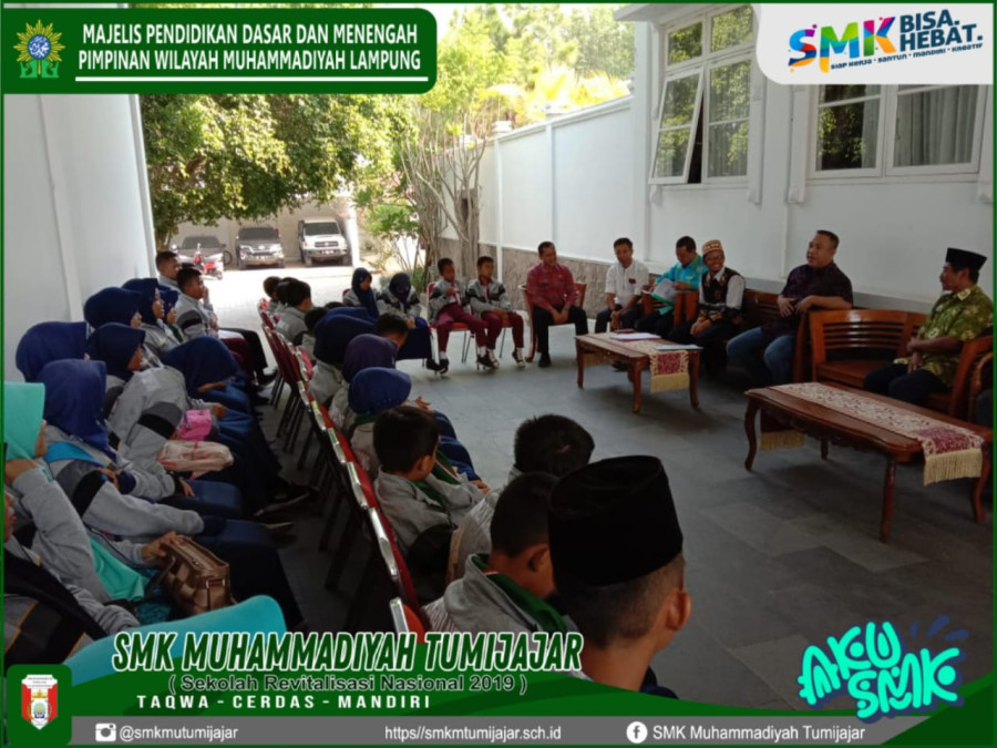 PESERTA LOMBA OLYMPICAD TINGKAT NASIONAL VI DARI SMK MUTU PAMITAN DENGAN BUPATI TULANGBAWANG BARAT