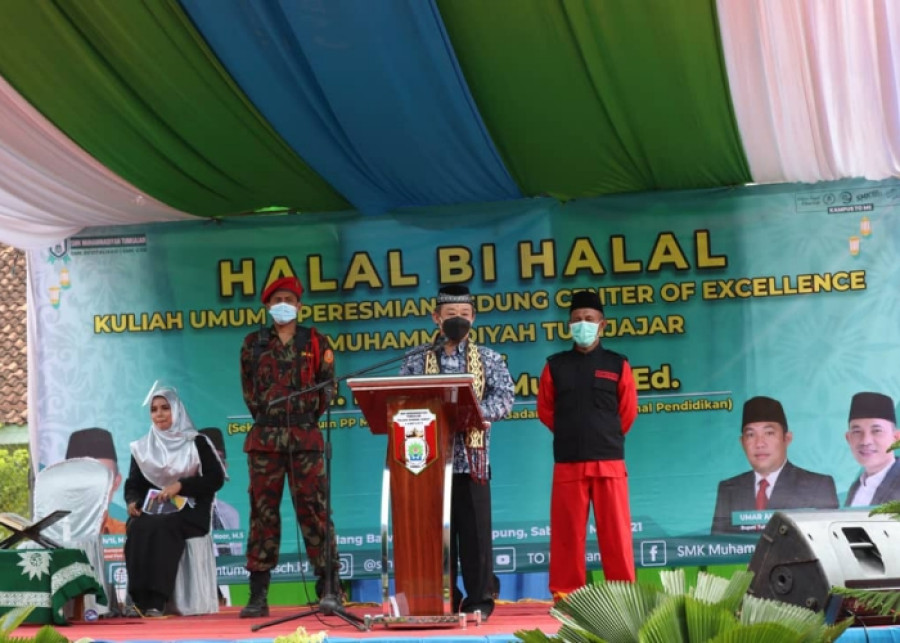 SILATURAHAMI DAN KULIAH UMUM OLEH SEKUM PP MUHAMMADIYAH DI SMK MUHAMMADIYAH TUMIJAJAR