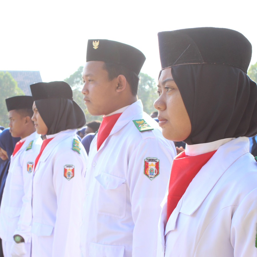 MELALUI EKSTRAKURIKULER PASKIBRA, SMK MUTU MENGAJARKAN KEDISIPLINAN