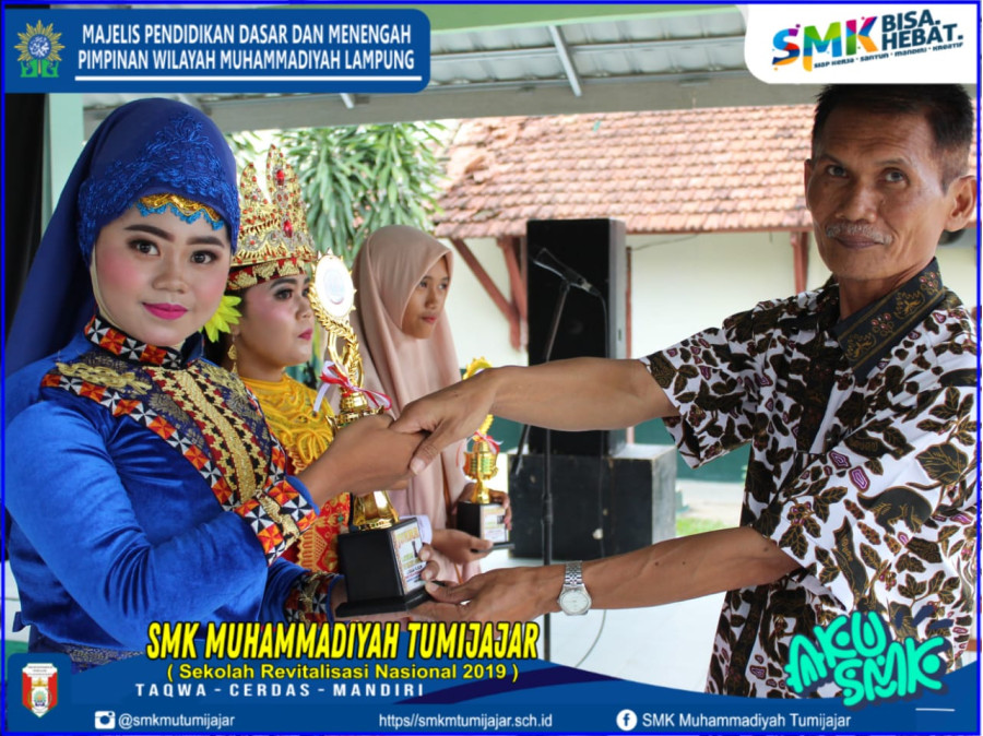 SMK MUHAMMADIYAH TUMIJAJAR JUARA 1 LOMBA TARI KREASI GEBYAR SMK TINGKAT KABUPATEN TULANG BAWANG BARAT