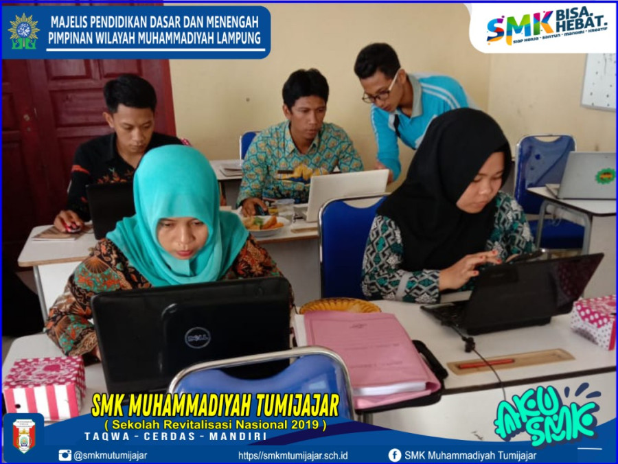 GURU SMK MUTU JADI PENDAMPING BIDANG E-COMMERCE DI SMK NEGERI 1 SEKAMPUNG