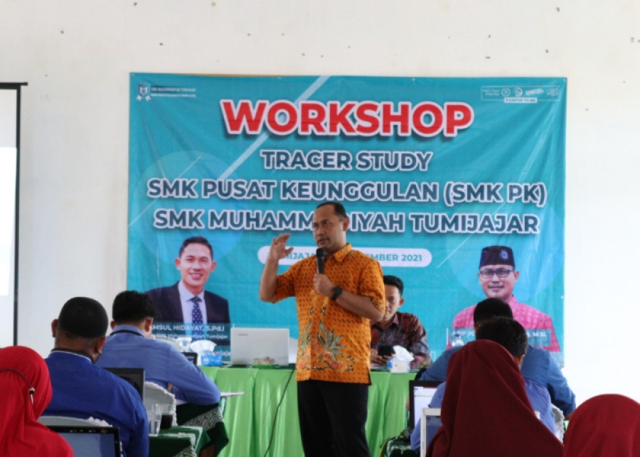 TRACER STUDY WITH ARIF JOKO SURYADI TOKOH DIBALIK SUKSESNYA SMKM 5 KEPANJEN, JAWA TIMUR