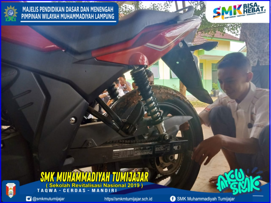 JURUSAN TEKNIK BISNIS SEPEDA MOTOR SMK MUTU LAKSANAKAN PRAKTIK REM TROMOL