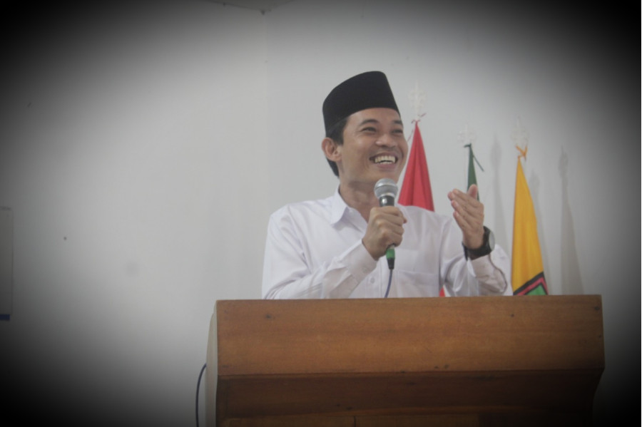 MENGENAL LEBIH DEKAT SOSOK SYAMSUL HIDAYAT, S.Pd.I; THE NEW HEADMASTER OF SMK MUHAMMADIYAH TUMIJAJAR