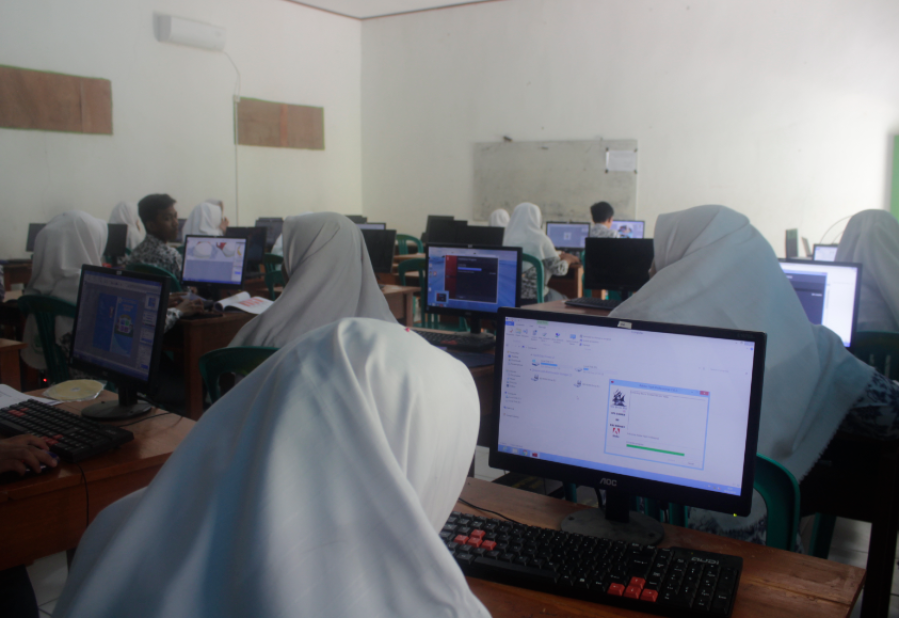 MATANGKAN KOMPETENSI KEAHLIAN, JURUSAN MULTIMEDIA SMK MUHAMMADIYAH TUMIJAJAR LAKSANAKAN PRA UKK
