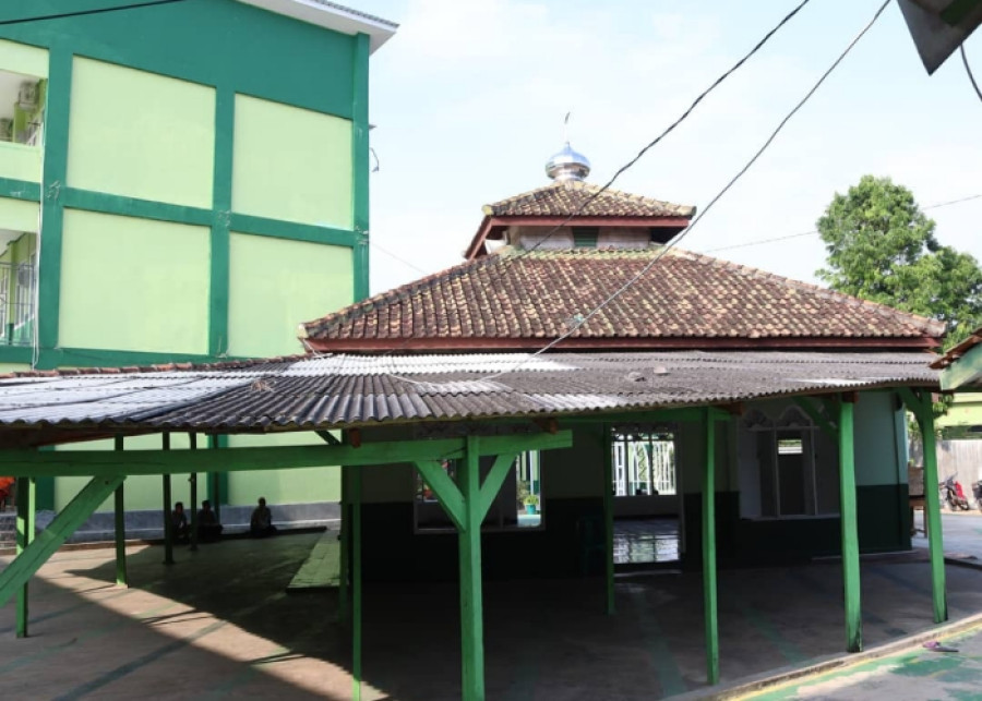 PROSES AWAL RENOVASI MASJID AL-MUHAJIRIN SMK MUHAMMADIYAH TUMIJAJAR